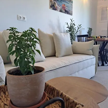 Alinthea 3, Leros Apartmán