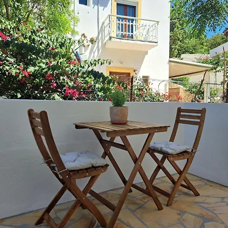 Alinthea 3, Leros Apartmán *
